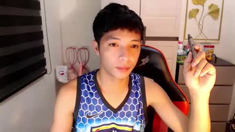 Snapshot of urhotethanxx chatting on April 2026 04:37:02 PM Ethan online show from April 2026 04:37:02 PM