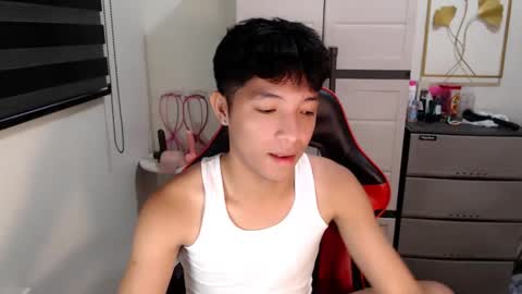 Snapshot of urhotethanxx chatting on May 2026 12:18:01 AM Ethan online show from May 2026 12:18:01 AM