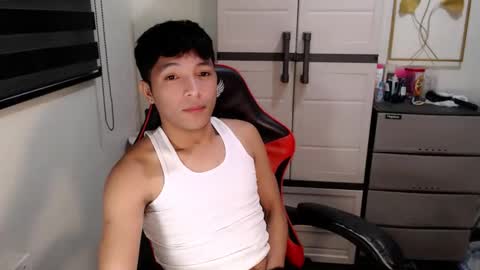 Snapshot of urhotethanxx chatting on May 2026 12:40:02 AM Ethan online show from May 2026 12:40:02 AM