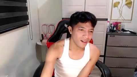 Snapshot of urhotethanxx chatting on May 2026 12:51:02 AM Ethan online show from May 2026 12:51:02 AM