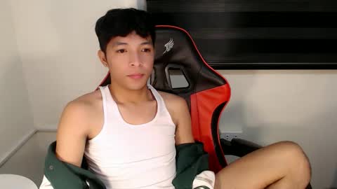 Snapshot of urhotethanxx chatting on May 2026 01:57:16 AM Ethan online show from May 2026 01:57:16 AM