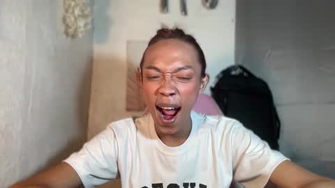 itsjayjay online show from May 2026 09:49:02 AM