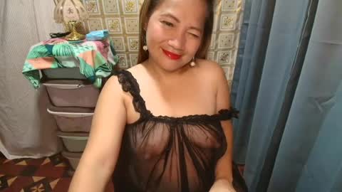 urhotmomzoey online show from July 2026 12:42:02 PM