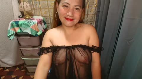 urhotmomzoey online show from July 2026 01:50:01 PM