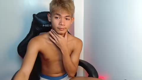 Snapshot of urhotpinoy_izaac chatting on October 2025 03:09:01 PM simeon ulok online show from October 2025 03:09:01 PM