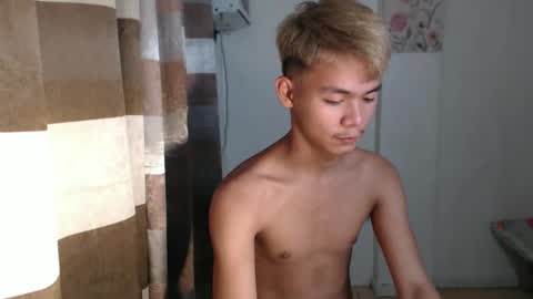 Snapshot of urhotpinoy_izaac chatting on October 2025 04:40:02 PM simeon ulok online show from October 2025 04:40:02 PM