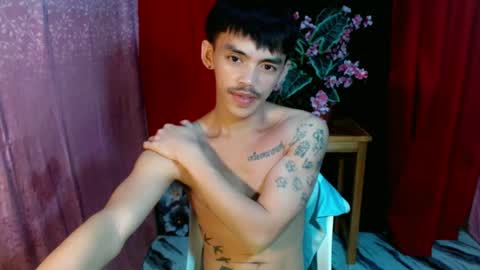 urhunky_boy online show from June 2026 08:18:01 PM