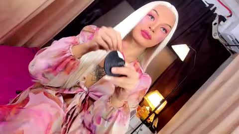 Snapshot of urladyprincessmassivecock chatting on February 2025 09:28:01 PM jhaii online show from February 2025 09:28:01 PM