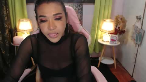 Queen Nicole online show from February 2025 12:16:02 PM