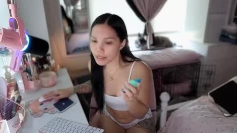 urlittlefilipina online show from November 2025 04:23:01 PM