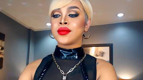 UrMajestyTyra online show from January 2025 11:22:02 PM