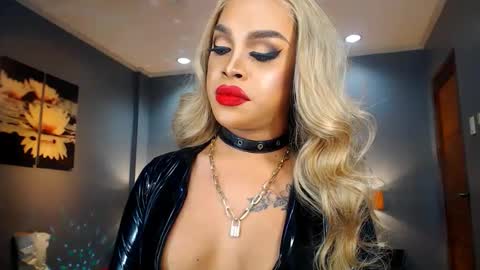 UrMajestyTyra online show from January 2025 05:32:01 AM