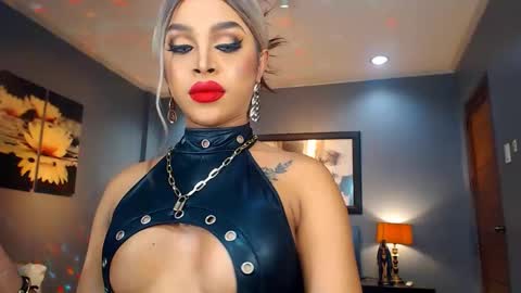 UrMajestyTyra online show from January 2025 11:43:01 PM