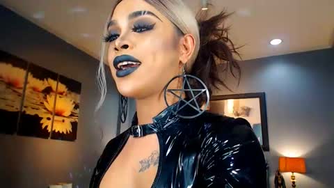 UrMajestyTyra online show from February 2025 03:45:01 AM