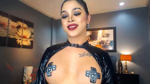 UrMajestyTyra online show from March 2025 12:20:01 AM