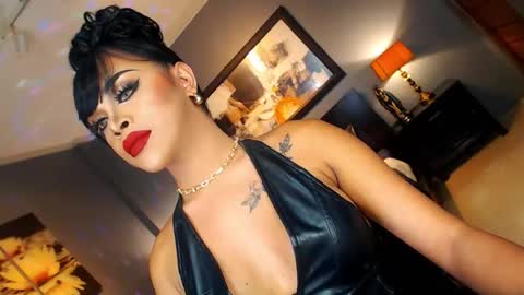 UrMajestyTyra online show from November 2025 01:27:01 AM