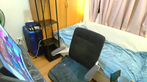 Snapshot of urnatty_guy chatting on May 2026 04:02:02 PM ander online show from May 2026 04:02:02 PM
