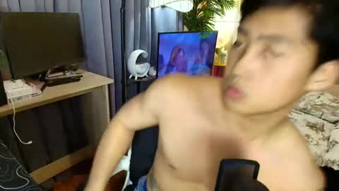 Snapshot of urnatty_guy chatting on May 2026 06:17:01 PM ander online show from May 2026 06:17:01 PM