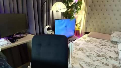 Snapshot of urnatty_guy chatting on May 2026 04:04:01 PM ander online show from May 2026 04:04:01 PM