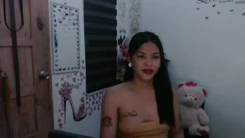 hi im kim online show from September 2025 12:06:01 PM