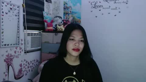 hi im kim online show from October 2025 12:33:02 AM