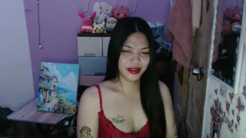 Snapshot of urpreciouspinayxxx chatting on February 2026 11:48:01 PM hi im kim online show from February 2026 11:48:01 PM