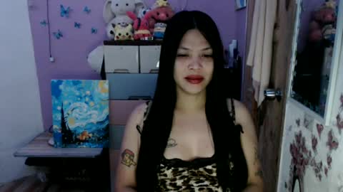 hi im kim online show from June 2026 11:15:01 AM