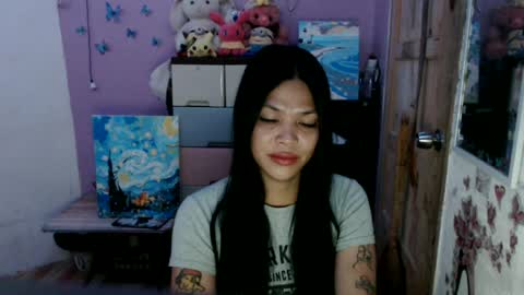 hi im kim online show from July 2026 05:18:01 PM
