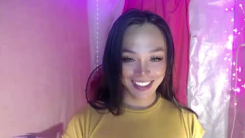 Snapshot of ursexy_debra chatting on February 2026 06:57:02 PM TYRA online show from February 2026 06:57:02 PM