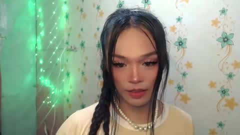 Snapshot of ursexy_debra chatting on March 2026 01:18:01 PM TYRA online show from March 2026 01:18:01 PM