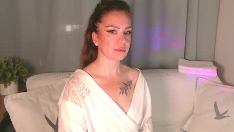 Silvia online show from November 2025 05:20:02 AM