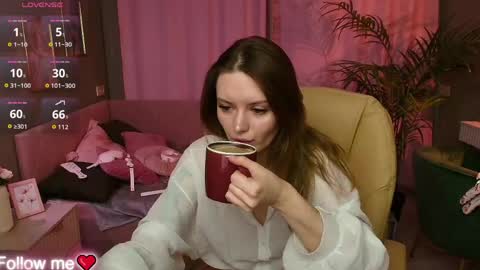 Snapshot of ursula_andresss chatting on April 2026 01:16:02 AM Eva online show from April 2026 01:16:02 AM