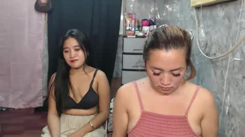 ursweetpinky online show from April 2026 12:12:01 AM