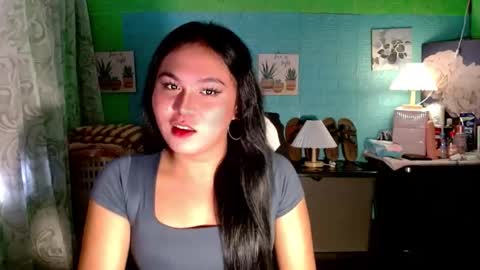 Snapshot of urunexpensivecamilla chatting on November 2025 04:05:01 AM YOURGIRLCAMILLA online show from November 2025 04:05:01 AM