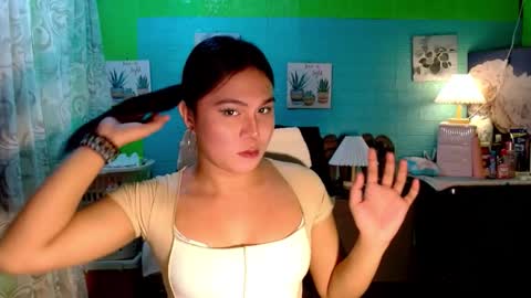 Snapshot of urunexpensivecamilla chatting on November 2025 04:11:02 PM YOURGIRLCAMILLA online show from November 2025 04:11:02 PM