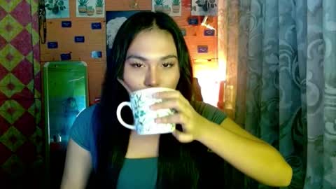 Snapshot of urunexpensivecamilla chatting on December 2025 01:06:01 PM YOURGIRLCAMILLA online show from December 2025 01:06:01 PM