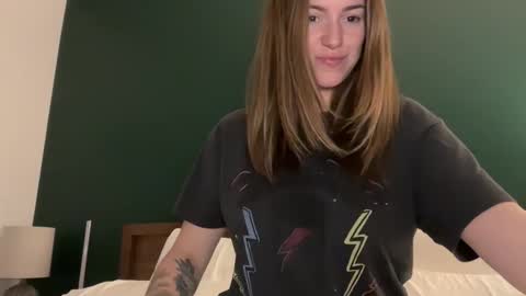 Snapshot of urwetdreamddd chatting on October 2025 12:34:01 AM Dream online show from October 2025 12:34:01 AM