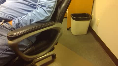 useemie online show from November 2025 07:25:01 PM