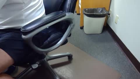 useemie online show from January 2026 12:05:02 AM