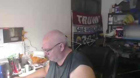 Eric online show from November 2025 02:11:02 AM