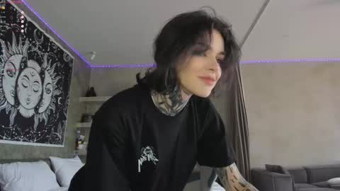 Snapshot of uwu_eva chatting on March 2026 08:11:02 AM Eva online show from March 2026 08:11:02 AM