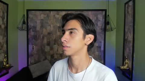 Snapshot of uyukie chatting on October 2025 11:32:02 AM UYUKIE online show from October 2025 11:32:02 AM