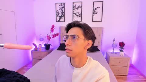 Snapshot of uyukie chatting on October 2025 11:57:02 AM UYUKIE online show from October 2025 11:57:02 AM