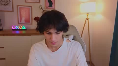 Snapshot of va1ora chatting on September 2025 12:51:01 PM Valora online show from September 2025 12:51:01 PM