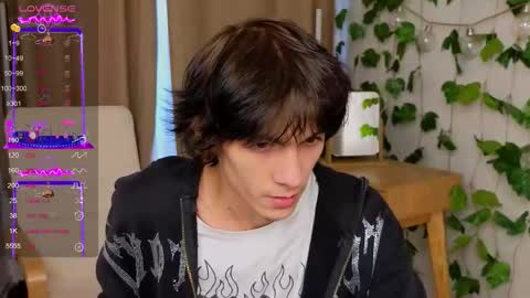 Snapshot of va1ora chatting on September 2025 12:19:01 PM Valora online show from September 2025 12:19:01 PM