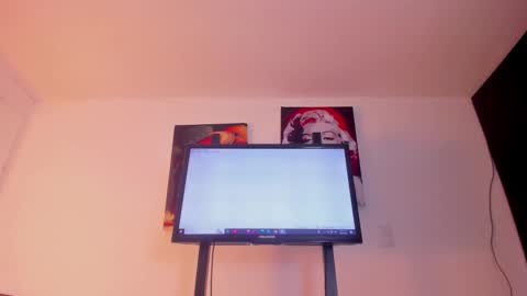 Vahiolet smith online show from March 2025 04:06:02 PM