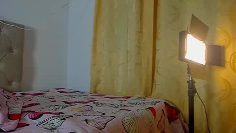 Vahiolet smith online show from September 2025 03:28:01 AM