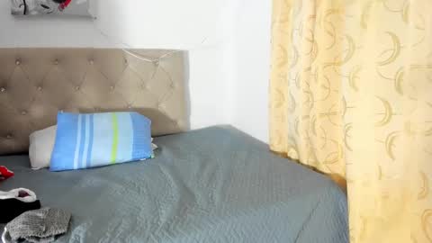 Vahiolet smith online show from September 2025 03:00:01 AM