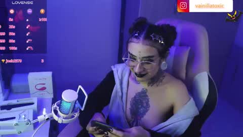 Snapshot of vainilla_l chatting on October 2025 11:44:02 PM Vainilla Independent model online show from October 2025 11:44:02 PM