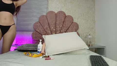 Vaiolet colls online show from February 2026 11:59:01 AM